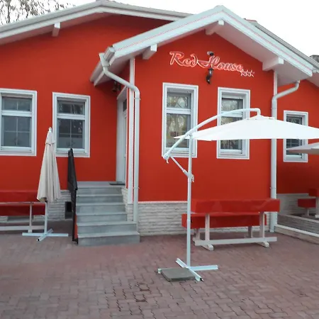 Red House 3*