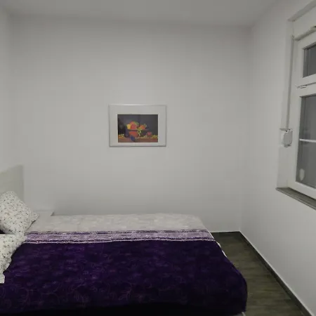 Red House 3*