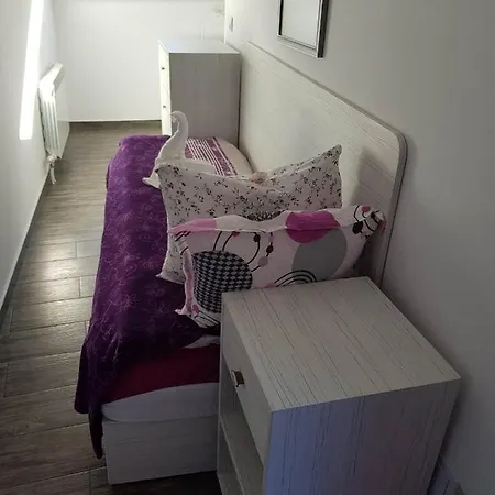 Red House Hotel 3*
