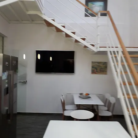 Red House 3*