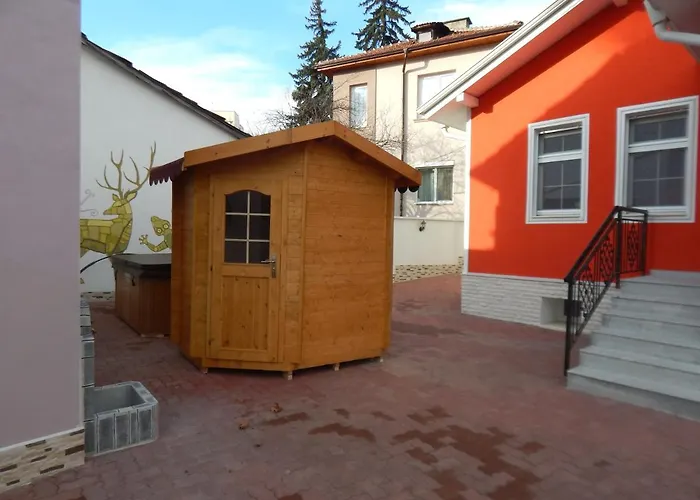 Red House Kiustendił