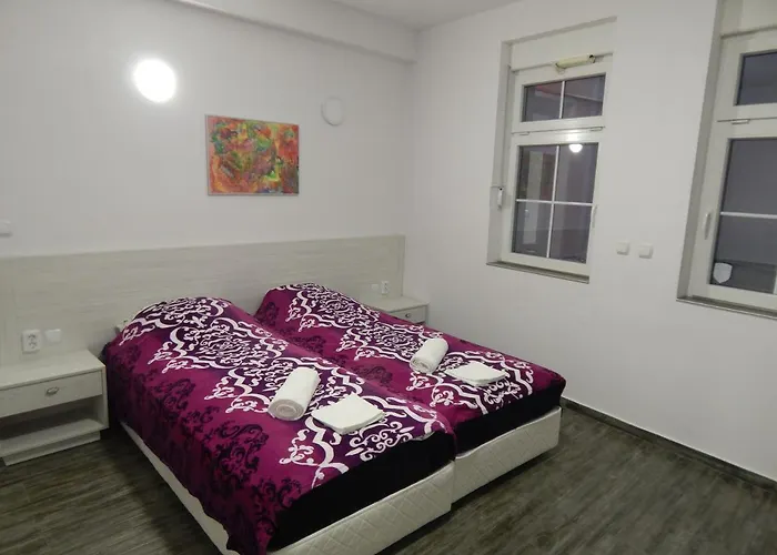 Red House 3* Kjustendil